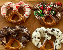 Load image into Gallery viewer, Holiday 4-Pretzel Paks
