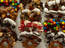 Load image into Gallery viewer, Choc Bark Pretzel Perfection
